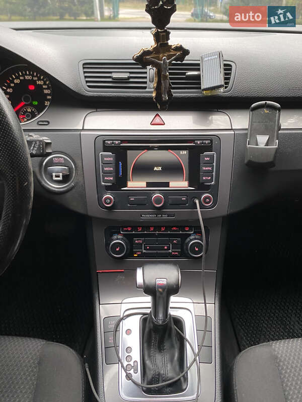 Универсал Volkswagen Passat 2010 в Харькове