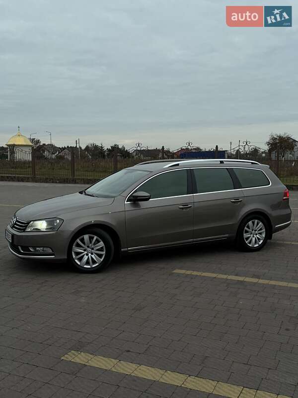 Універсал Volkswagen Passat 2011 в Яворові