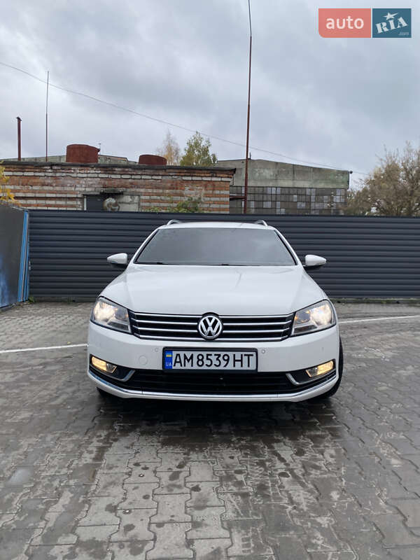 Универсал Volkswagen Passat 2011 в Житомире фото 2 Универсал Volkswagen Passat 2011 в Житомире