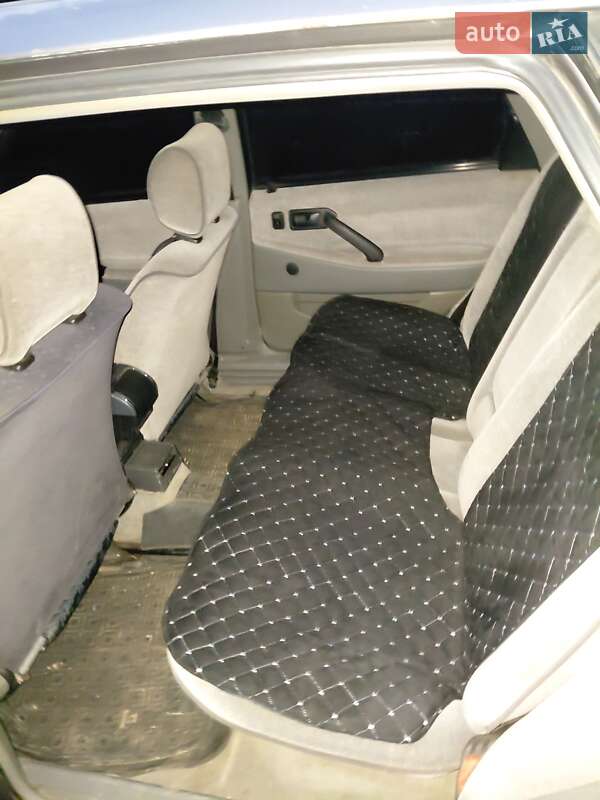 Седан Volkswagen Passat 1992 в Ананьїві