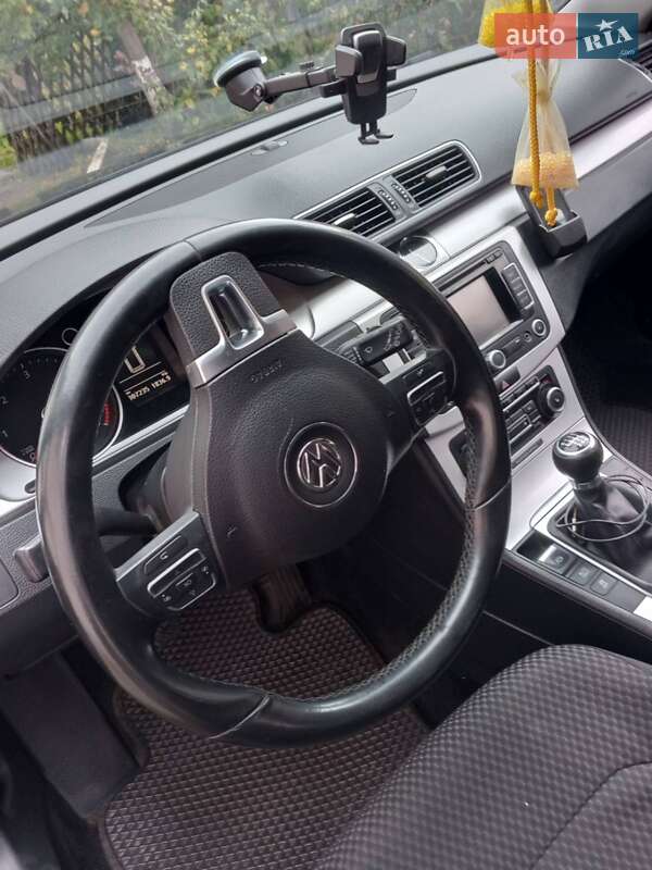 Універсал Volkswagen Passat 2011 в Києві фото 8 Універсал Volkswagen Passat 2011 в Києві