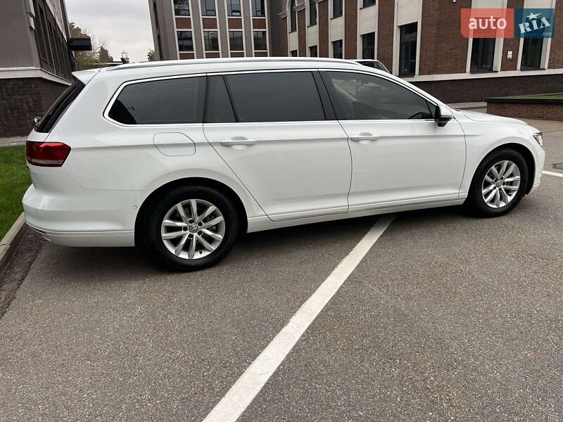Універсал Volkswagen Passat 2015 в Києві