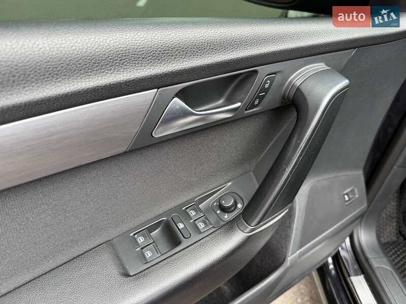 Универсал Volkswagen Passat 2014 в Киеве фото 24 Универсал Volkswagen Passat 2014 в Киеве