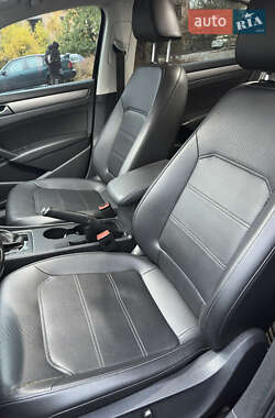 Седан Volkswagen Passat 2014 в 