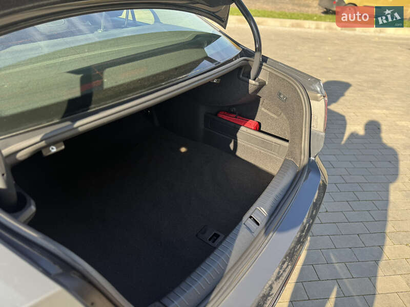 Седан Volkswagen Passat 2020 в Луцке