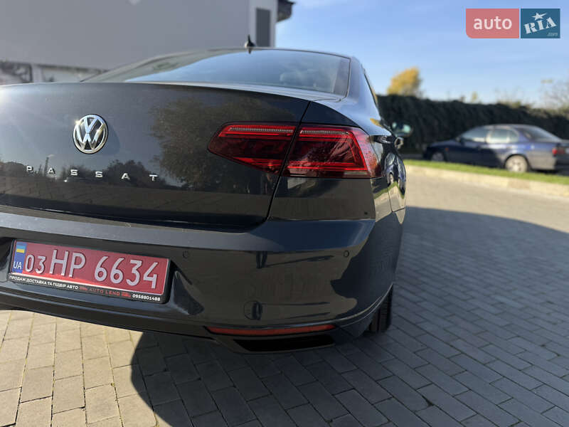 Седан Volkswagen Passat 2020 в Луцке