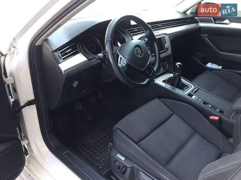 Универсал Volkswagen Passat 2017 в Тернополе фото 12 Универсал Volkswagen Passat 2017 в Тернополе