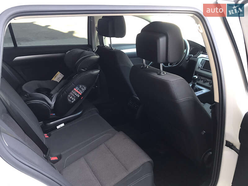 Универсал Volkswagen Passat 2017 в Тернополе фото 14 Универсал Volkswagen Passat 2017 в Тернополе