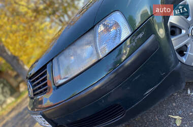 Седан Volkswagen Passat 1999 в 