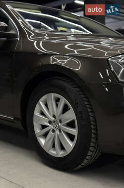 Универсал Volkswagen Passat 2012 в 