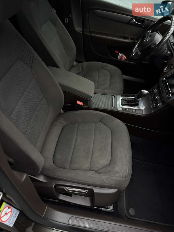 Універсал Volkswagen Passat 2012 в Чернівцях фото 25 Універсал Volkswagen Passat 2012 в Чернівцях