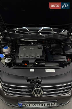 Универсал Volkswagen Passat 2012 в 