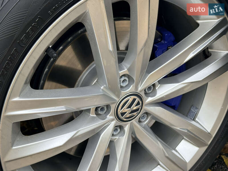 Универсал Volkswagen Passat 2020 в Киеве фото 5 Универсал Volkswagen Passat 2020 в Киеве