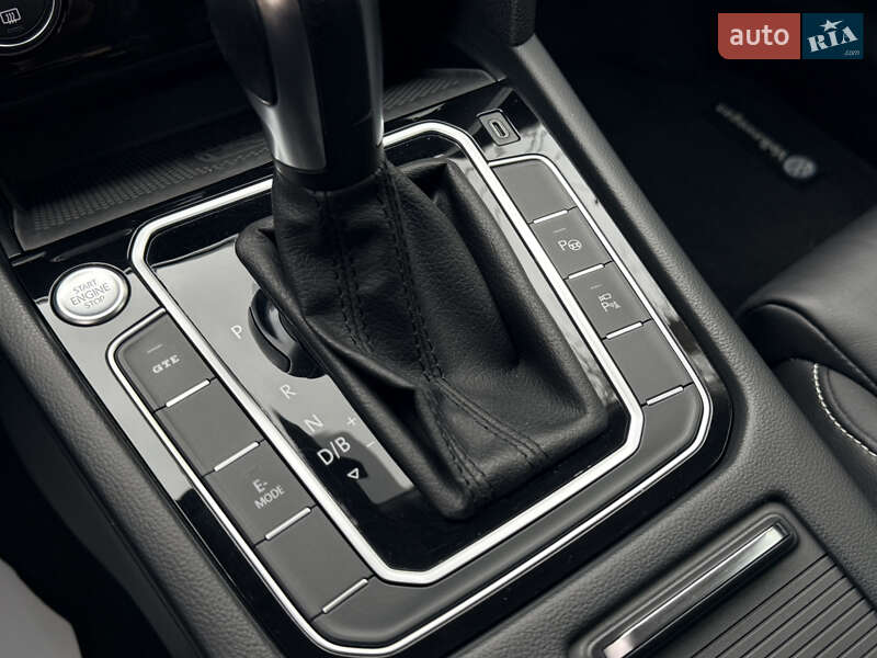 Универсал Volkswagen Passat 2020 в Киеве фото 40 Универсал Volkswagen Passat 2020 в Киеве