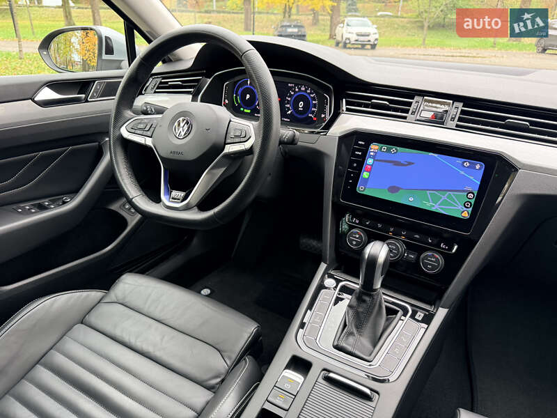 Универсал Volkswagen Passat 2020 в Киеве фото 51 Универсал Volkswagen Passat 2020 в Киеве
