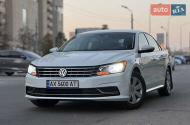 Седан Volkswagen Passat 2018 в Харькове