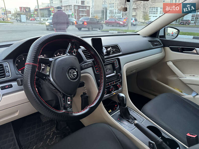Седан Volkswagen Passat 2018 в Харькове