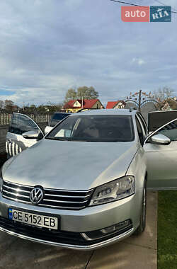Універсал Volkswagen Passat 2011 в Чернівцях