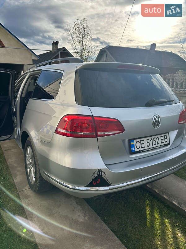 Універсал Volkswagen Passat 2011 в Чернівцях