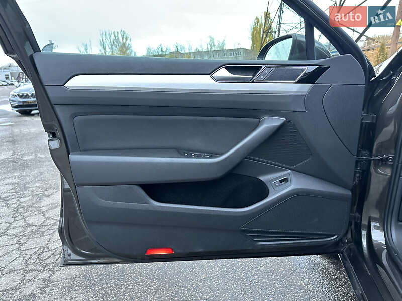Універсал Volkswagen Passat 2017 в Харкові фото 15 Універсал Volkswagen Passat 2017 в Харкові