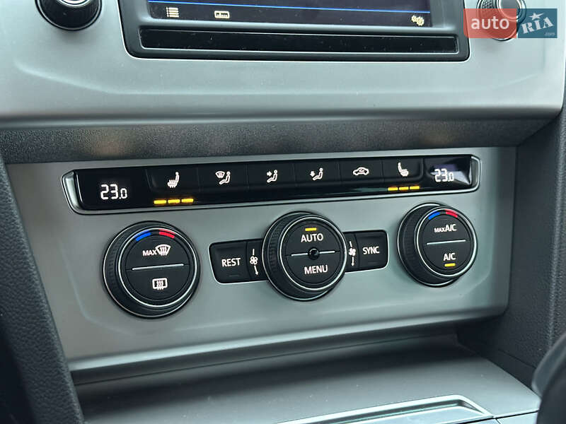 Універсал Volkswagen Passat 2017 в Харкові фото 31 Універсал Volkswagen Passat 2017 в Харкові