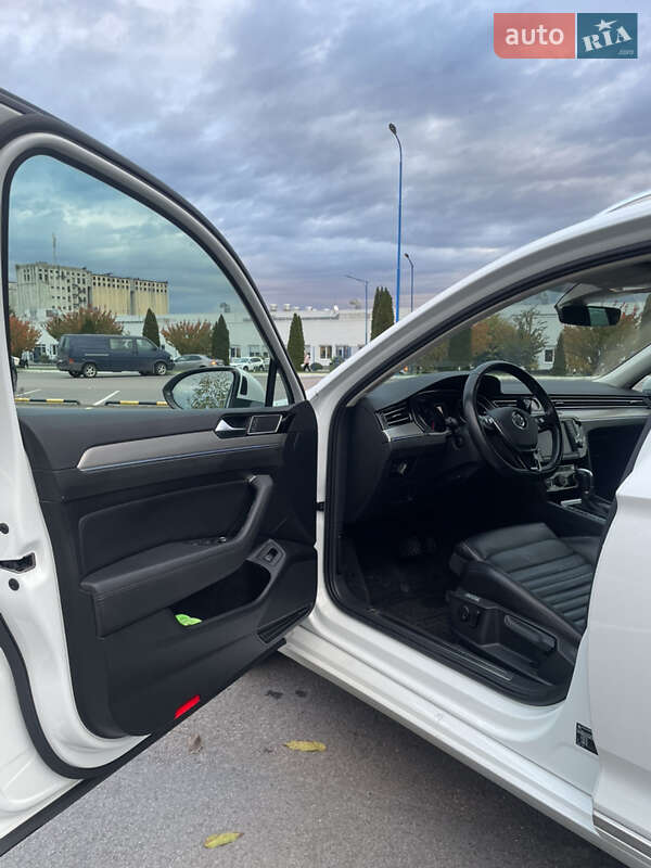 Универсал Volkswagen Passat 2016 в Ужгороде фото 11 Универсал Volkswagen Passat 2016 в Ужгороде