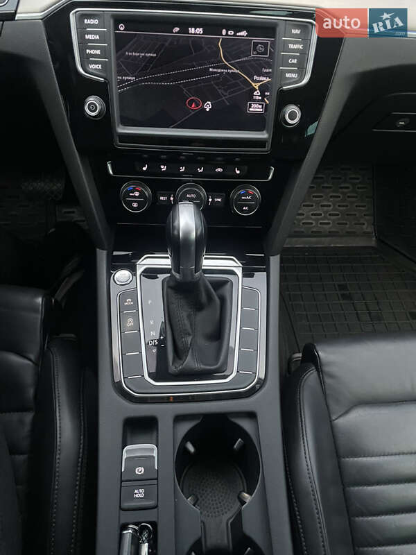 Универсал Volkswagen Passat 2016 в Ужгороде фото 16 Универсал Volkswagen Passat 2016 в Ужгороде