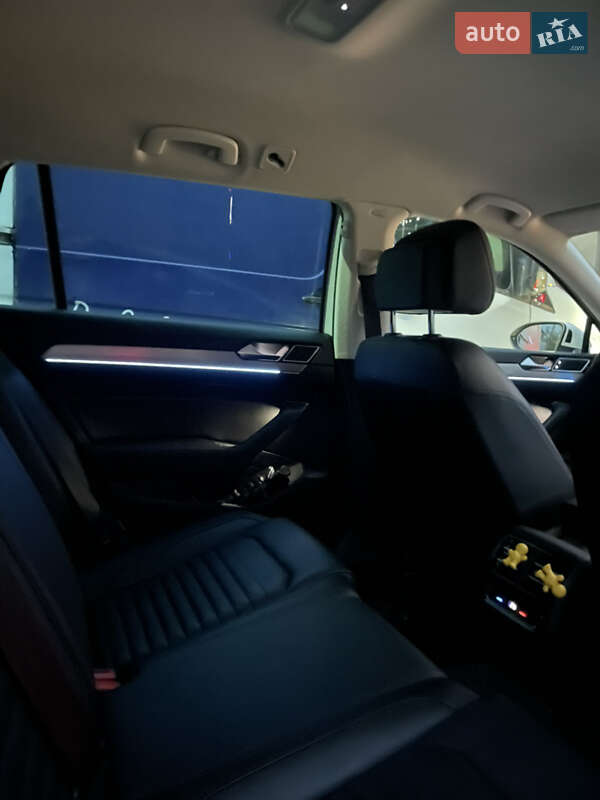Универсал Volkswagen Passat 2016 в Ужгороде фото 21 Универсал Volkswagen Passat 2016 в Ужгороде