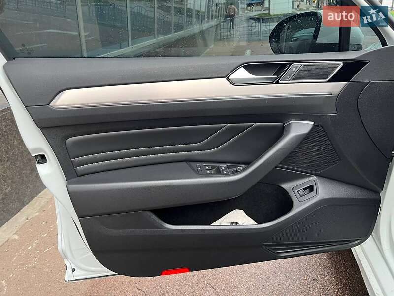 Седан Volkswagen Passat 2021 в Киеве фото 15 Седан Volkswagen Passat 2021 в Киеве