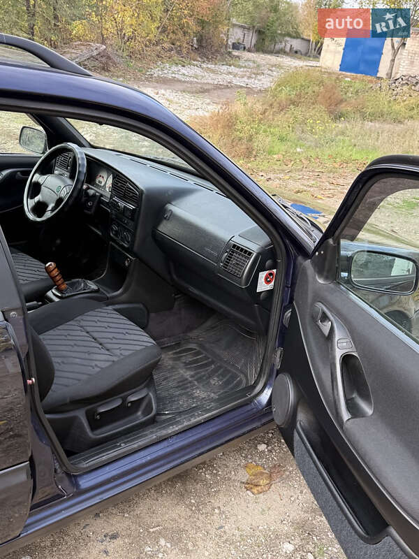 Універсал Volkswagen Passat 1996 в Кривому Розі фото 12 Універсал Volkswagen Passat 1996 в Кривому Розі