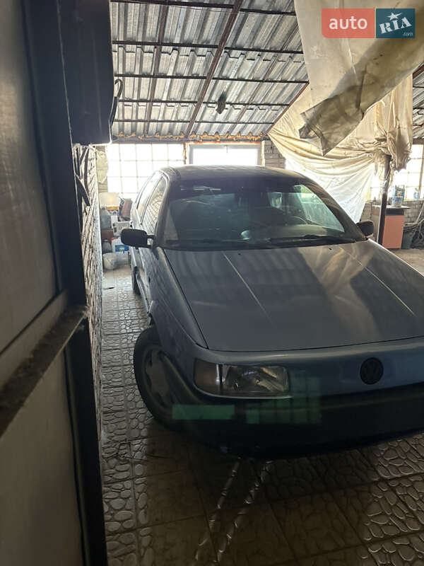 Седан Volkswagen Passat 1992 в Сумах