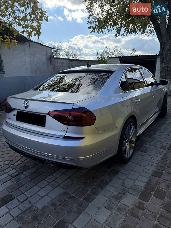 Седан Volkswagen Passat 2016 в Кривом Роге