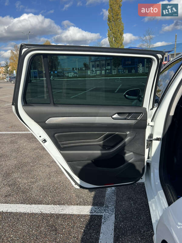 Универсал Volkswagen Passat 2021 в Житомире фото 12 Универсал Volkswagen Passat 2021 в Житомире