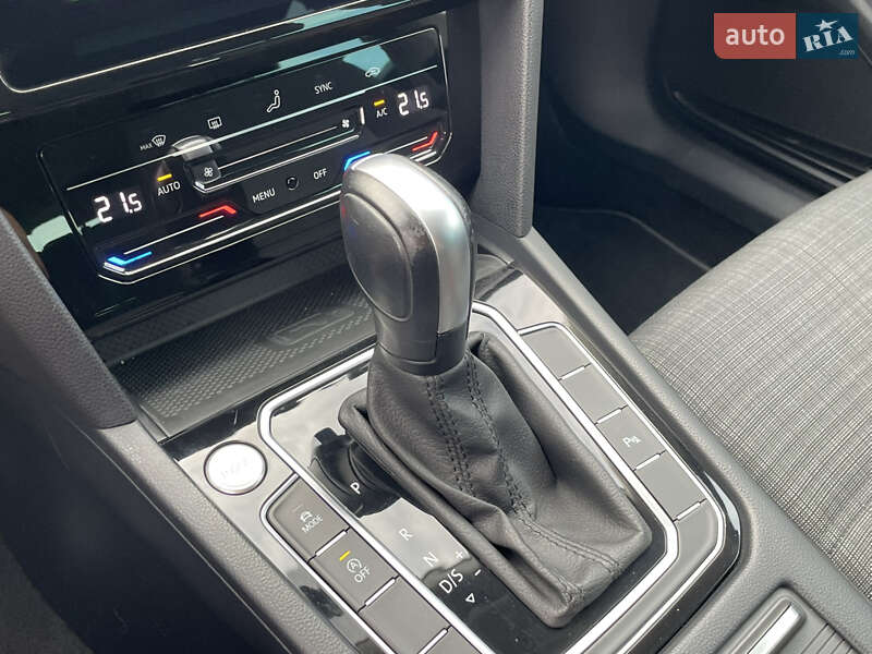 Универсал Volkswagen Passat 2022 в Луцке