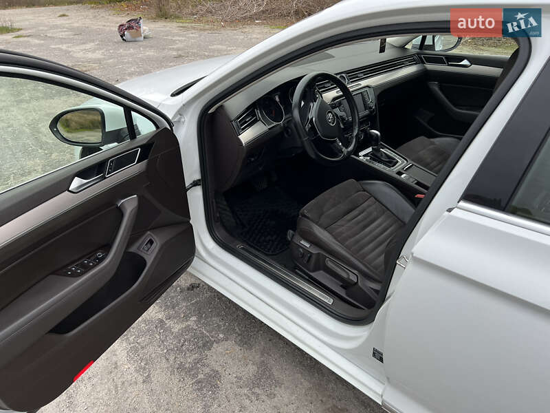 Універсал Volkswagen Passat 2015 в Рокитному