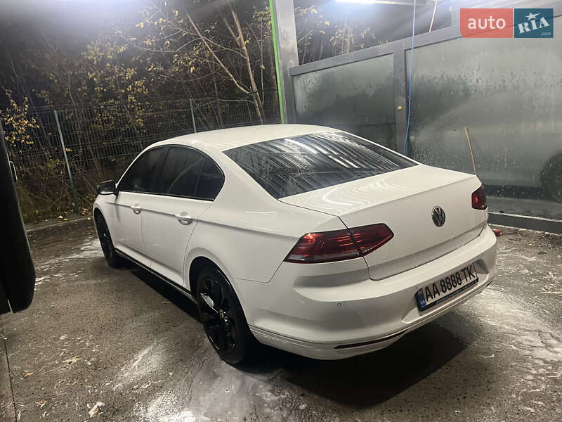 Седан Volkswagen Passat 2016 в Киеве