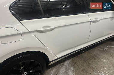 Седан Volkswagen Passat 2016 в 