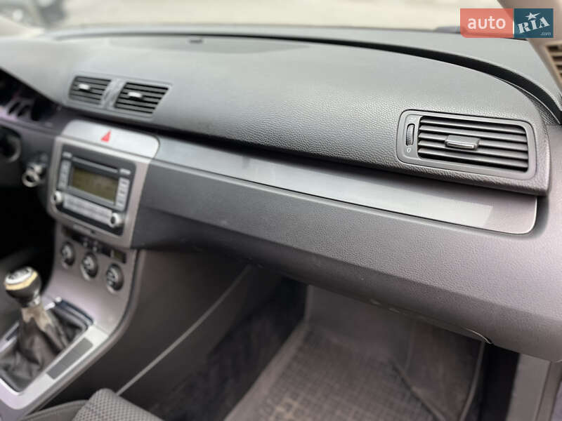 Седан Volkswagen Passat 2007 в Новояворівську фото 43 Седан Volkswagen Passat 2007 в Новояворівську