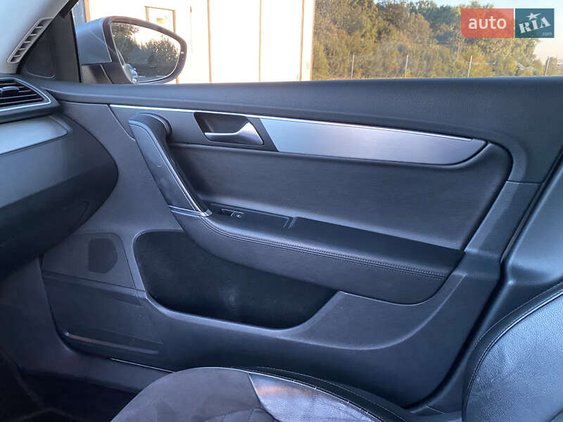 Седан Volkswagen Passat 2013 в Казатине