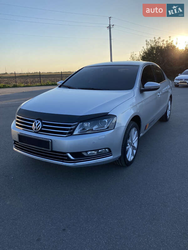 Седан Volkswagen Passat 2013 в Казатине