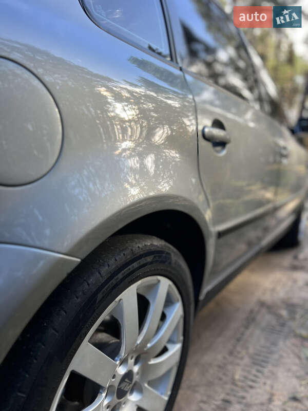 Седан Volkswagen Passat 2001 в Киеве фото 12 Седан Volkswagen Passat 2001 в Киеве