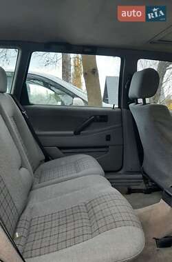 Универсал Volkswagen Passat 1992 в  фото 11 Универсал Volkswagen Passat 1992 в