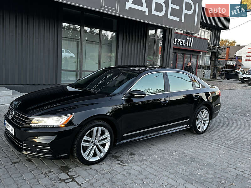 Седан Volkswagen Passat 2016 в Киеве