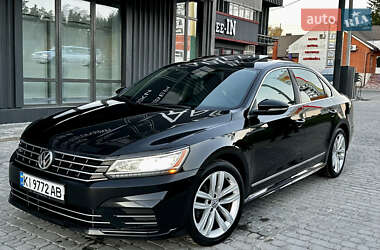 Седан Volkswagen Passat 2016 в Киеве