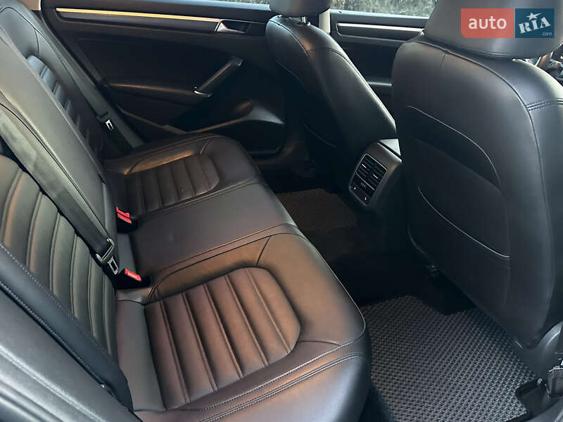 Седан Volkswagen Passat 2016 в Киеве