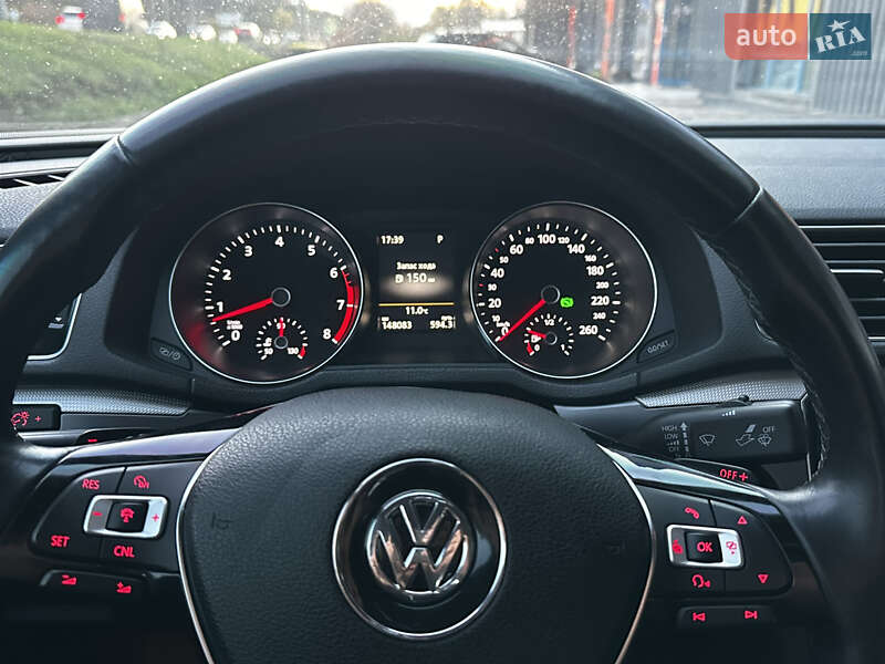 Седан Volkswagen Passat 2016 в Киеве