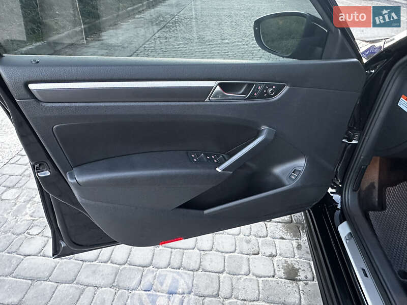 Седан Volkswagen Passat 2016 в Киеве