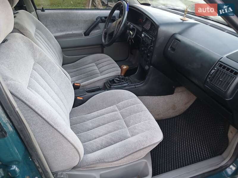 Седан Volkswagen Passat 1990 в Тернополі фото 13 Седан Volkswagen Passat 1990 в Тернополі