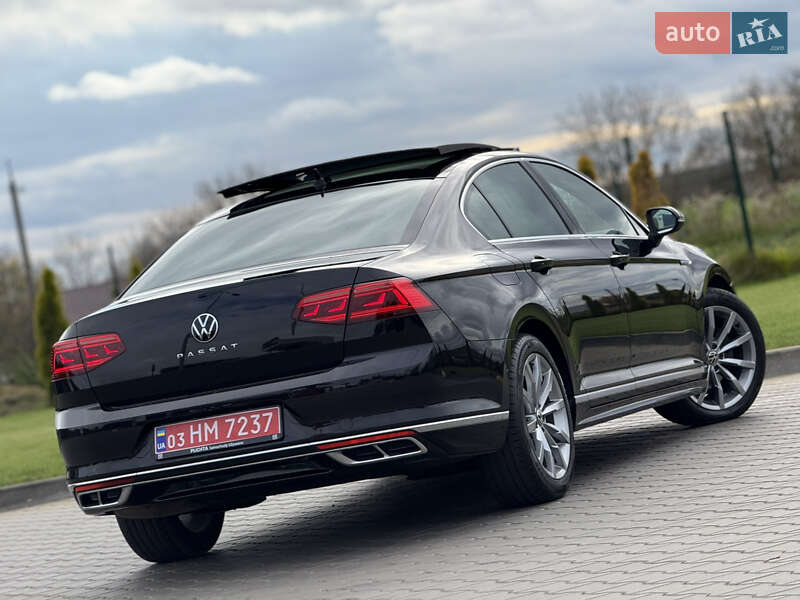 Седан Volkswagen Passat 2022 в Луцьку