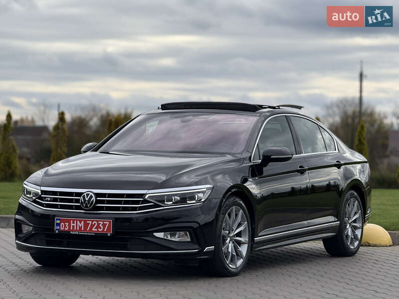 Седан Volkswagen Passat 2022 в Луцьку
